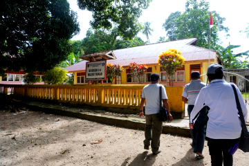 Elementary school in Pulau Tiga 