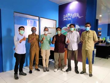 NZMATES team, Dinas ESDM staff posed with Bappeda apparatus 