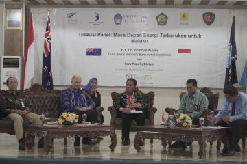 Panel Discussion at Pattimura University on a Renewable Energy-Powered Future for Maluku, with Pak Harris, Director of Various New and Renewable Energy, New Zealand Ambassador Dr. Jonathan Austin, Pak Fauzan Chatib, Head of the Maluku Department of Energy and Mineral Resources, Pak Eman Prijono Wasito Adi, Head of Development Division Maluku and Papua Region, PT PLN, and Dr. Ir. Wolter R. Hetharia, Dean of Pattimura University's Engineering Faculty.